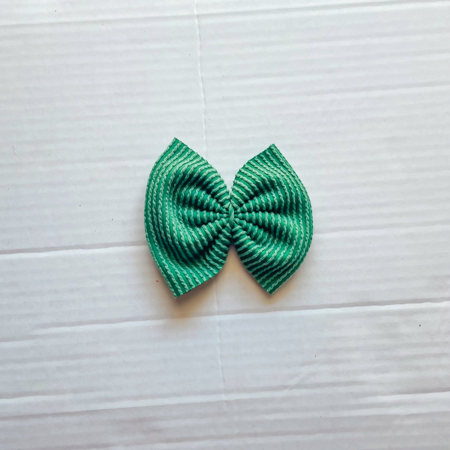 Green Waved Bow